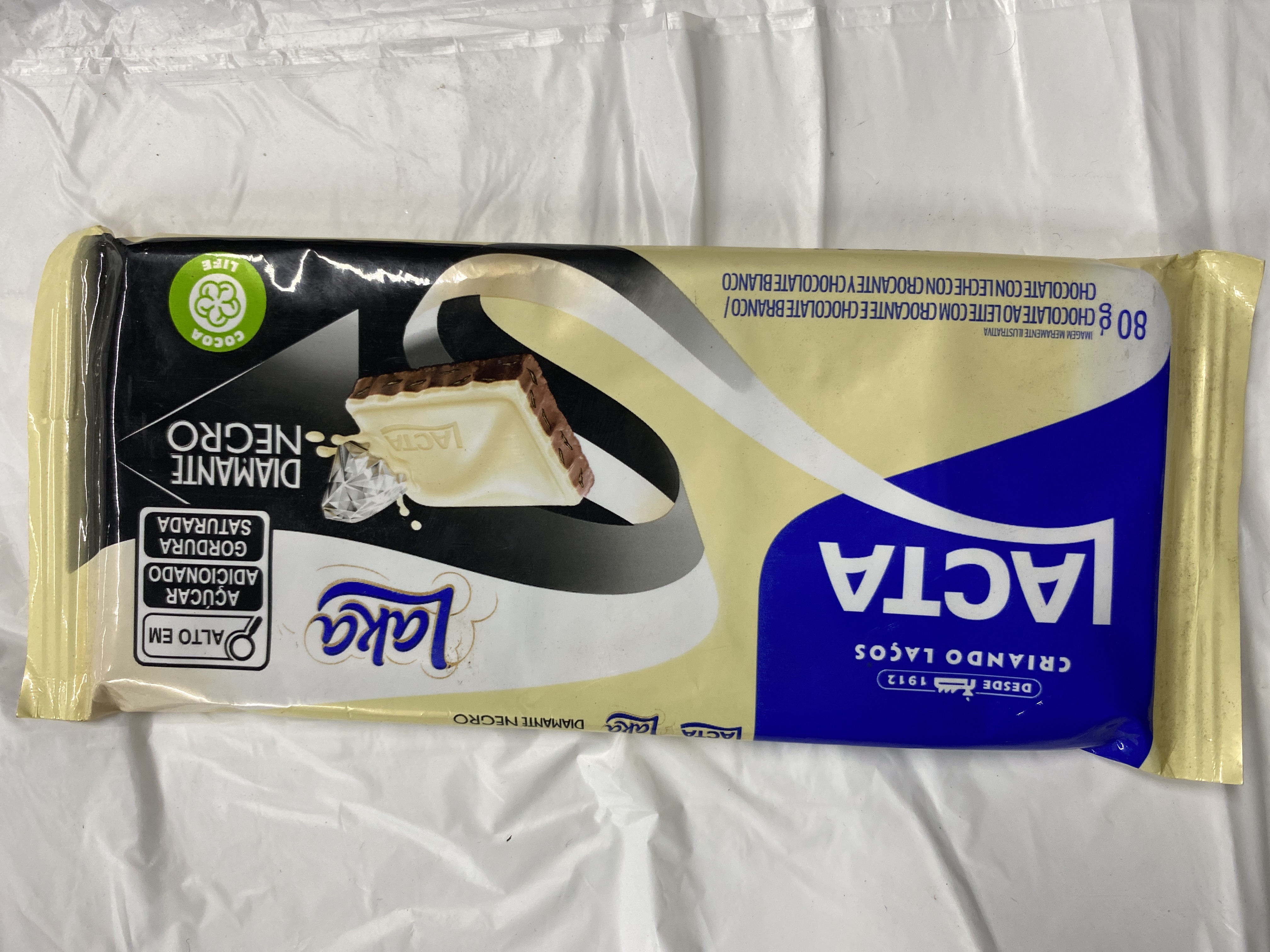 Lacta diamante negro 80g