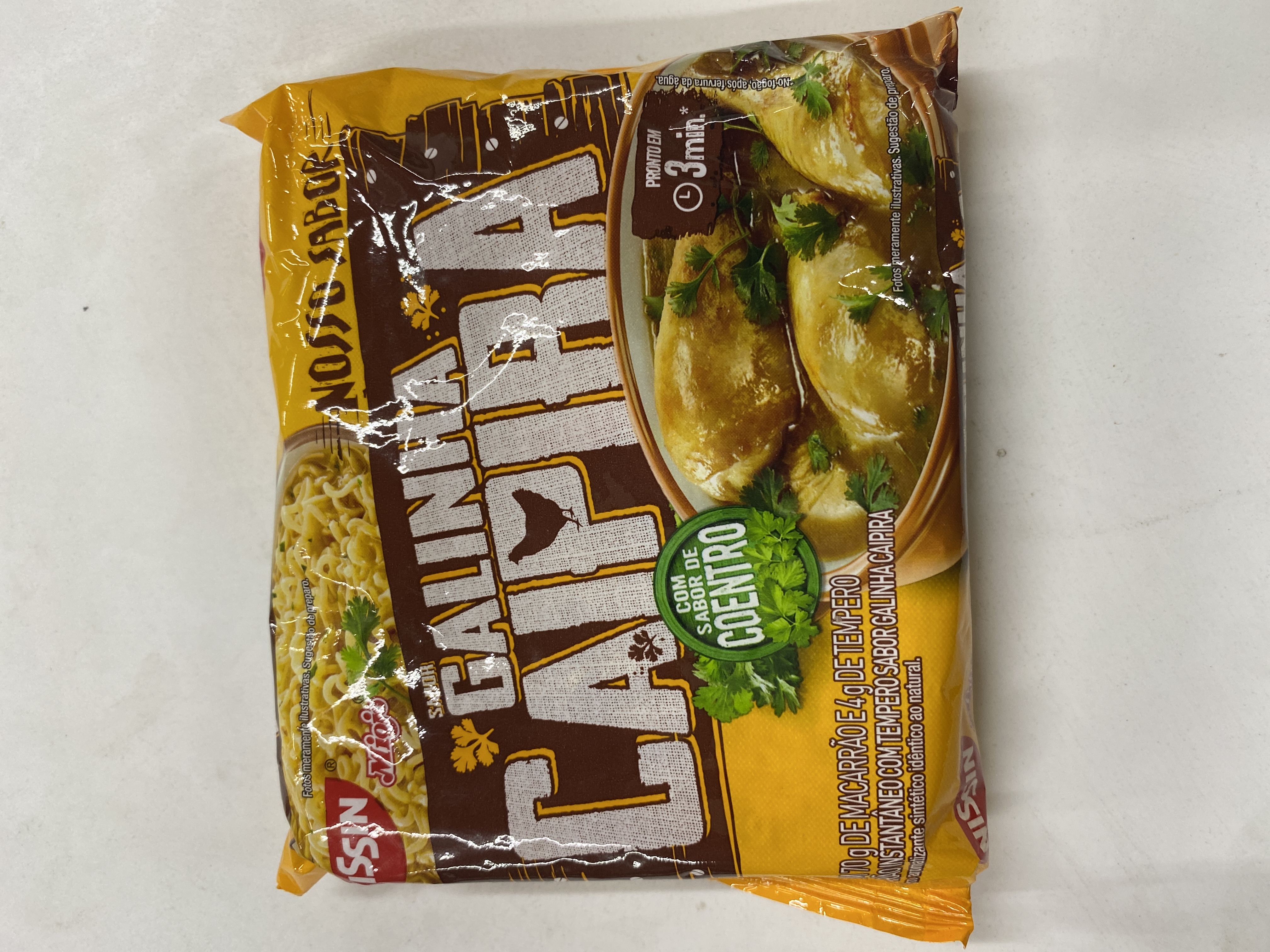 Miojo nissin, sabor galinha caipira 70g