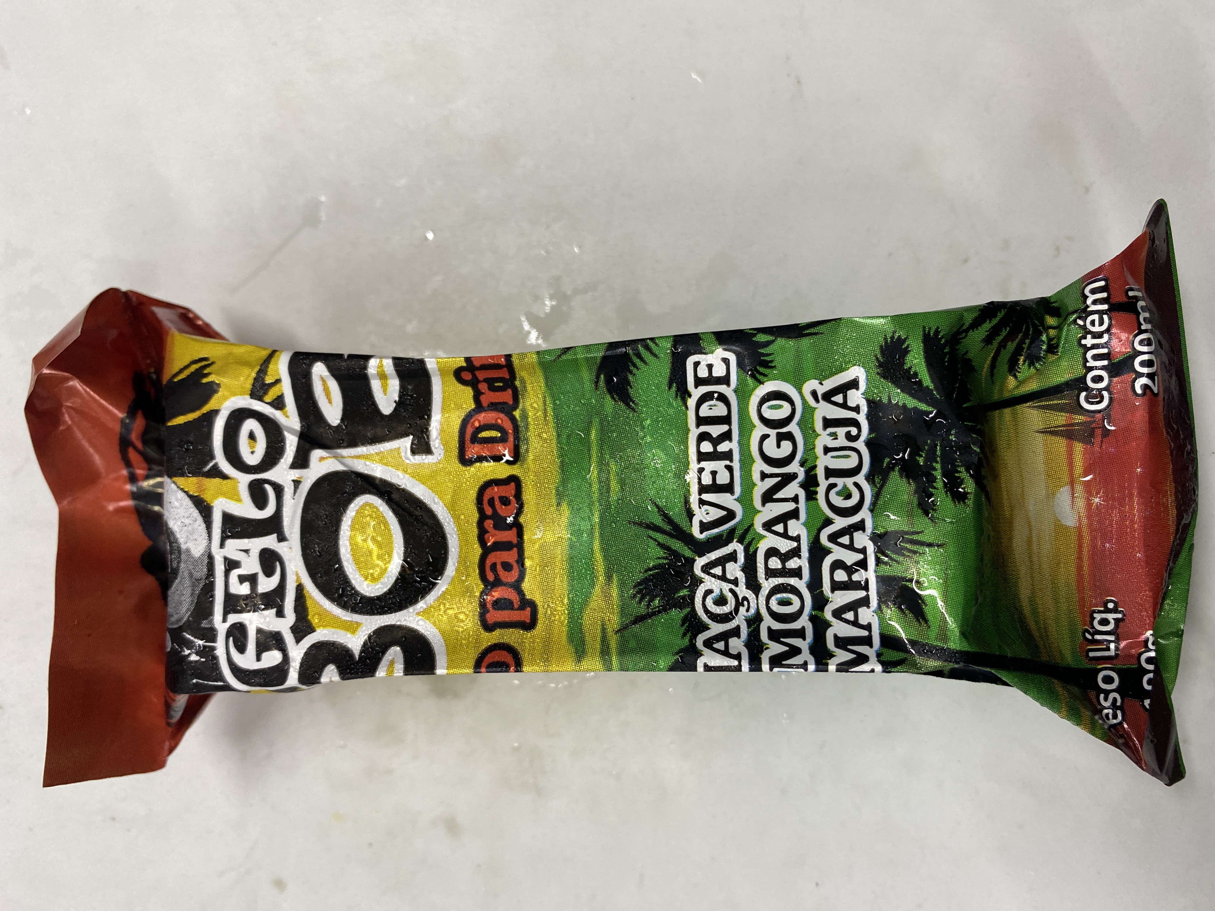 Gelo  bob Marley, maçã verde, morango, maracujá 190g